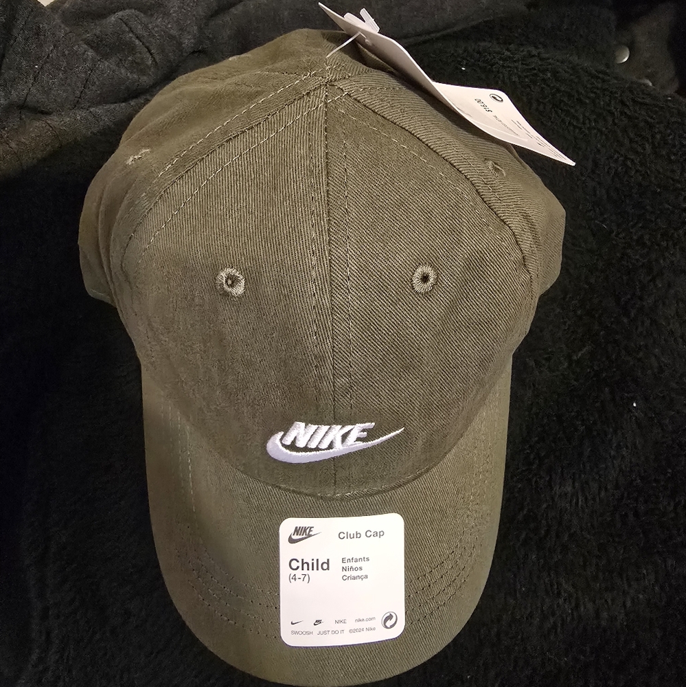 NWT Nike Futura Curve Brim Baseball Hat-Child Size Medium Olive